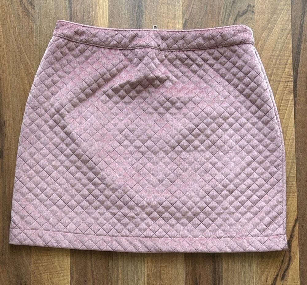 Alya Woman’s Size M Quilted Blush Mini Skirt Pink Color